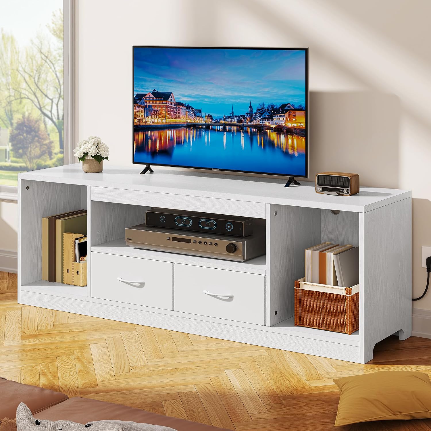 Mueble TV con puertas
